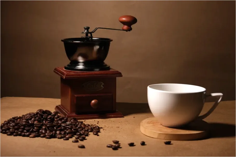Detail Coffee Grinder And Beans Number 16