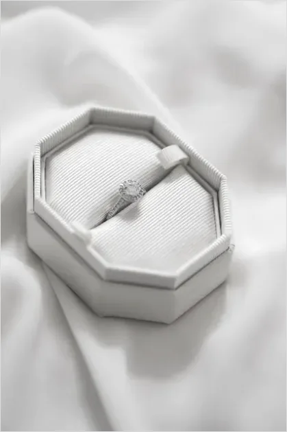 Detail Diamond Ring In Box Number 6