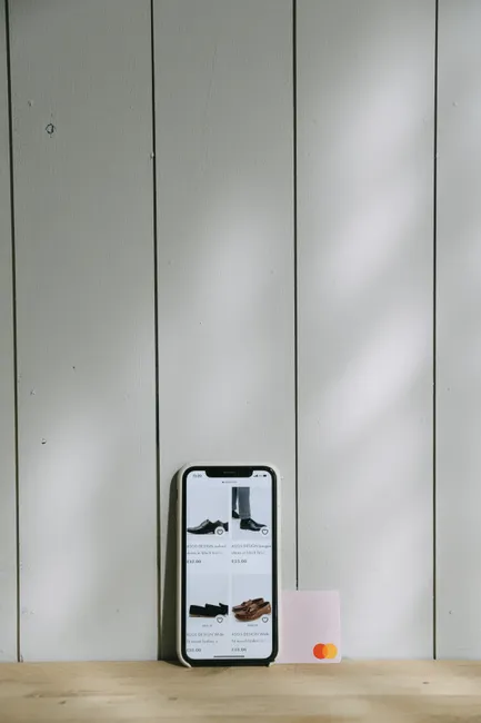 Detail Digital Banking App Dashboard On Smartphone Number 4