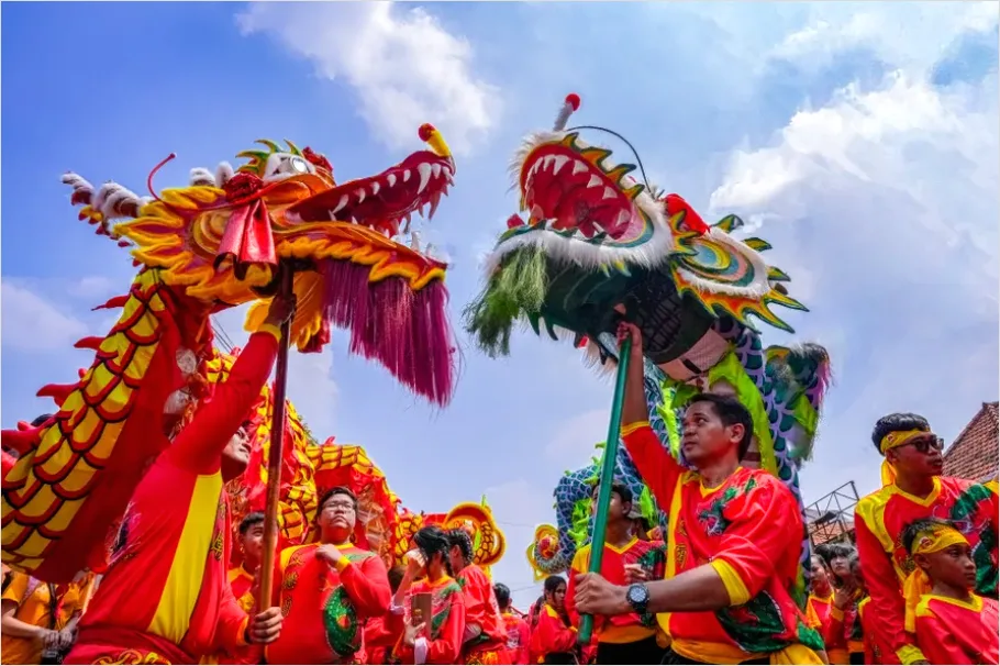 Detail Dragon Dance Street Festival Performance Number 13