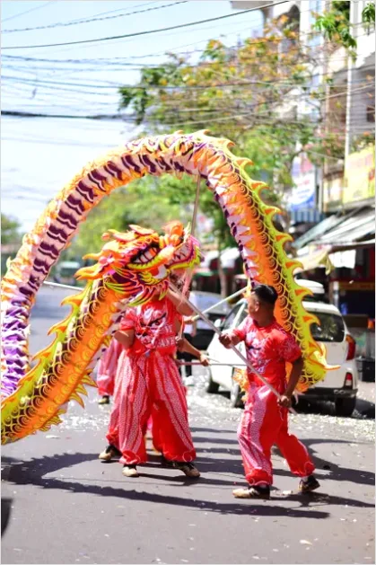 Detail Dragon Dance Street Festival Performance Number 3