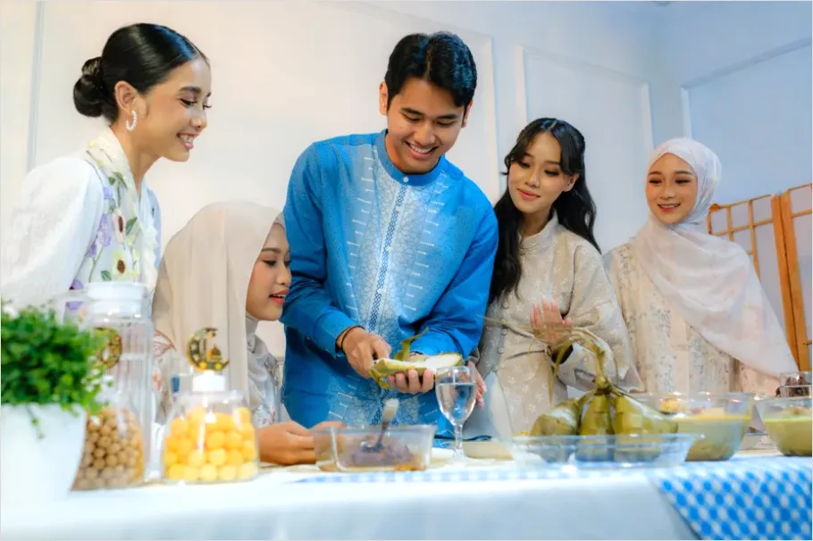 Detail Eid Al Fitr Family Gathering Sweets Table Number 14