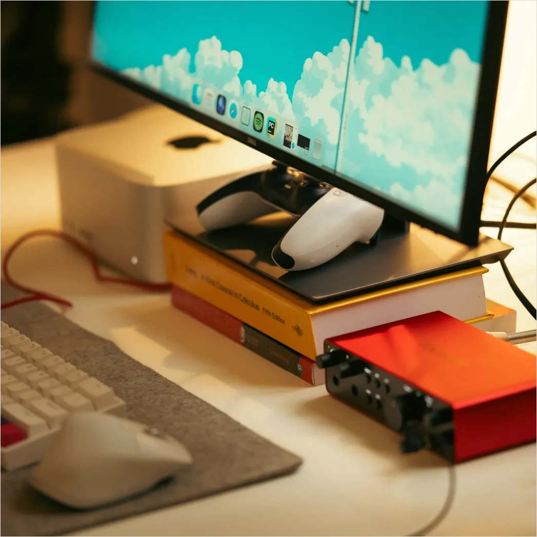 Detail External Hard Drive On Desk Number 6