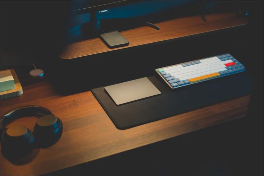 Detail External Hard Drive On Desk Number 7