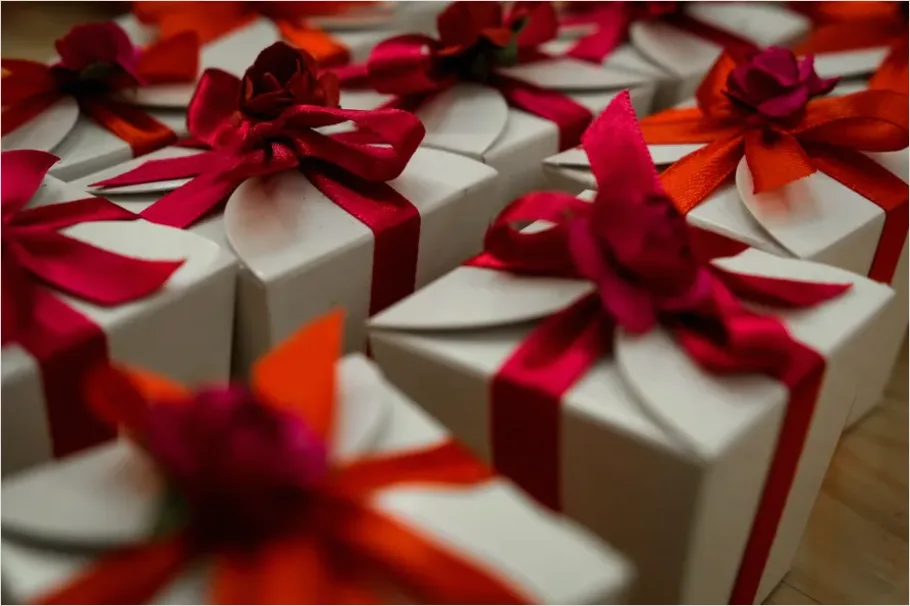 Detail Gift Box With Ribbon Number 7