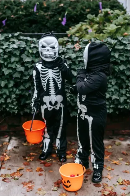Detail Halloween Costume Kids Trick Or Treat Number 3