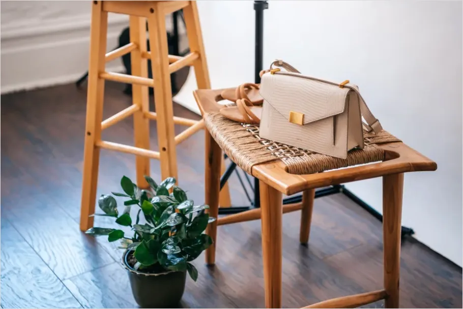 Detail Handbag On Chair Aesthetic Number 2