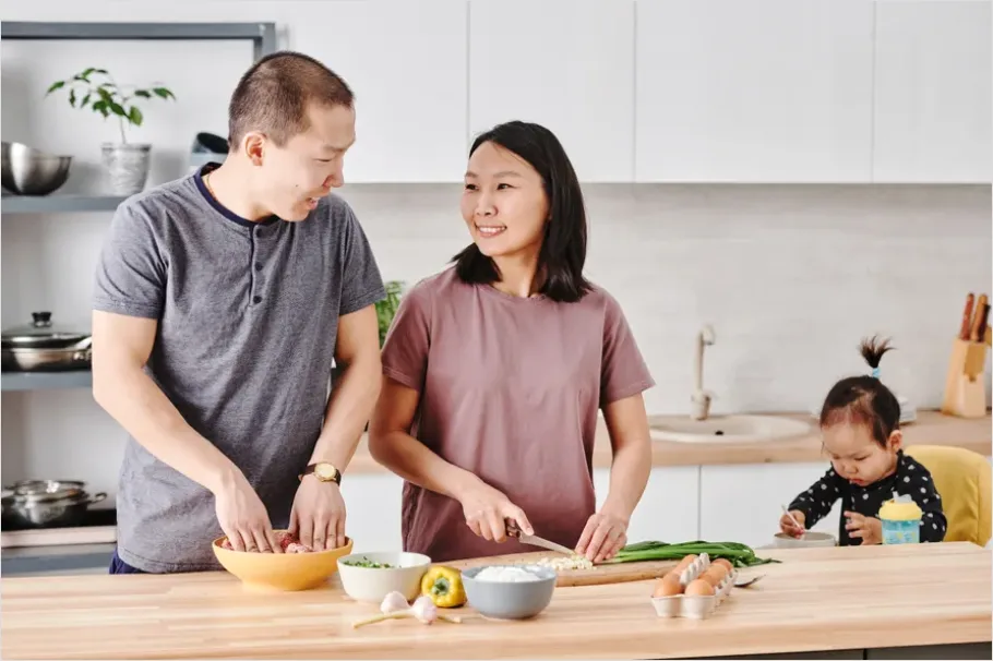 Detail Healthy Family Meal Prep Cutting Vegetables Number 4