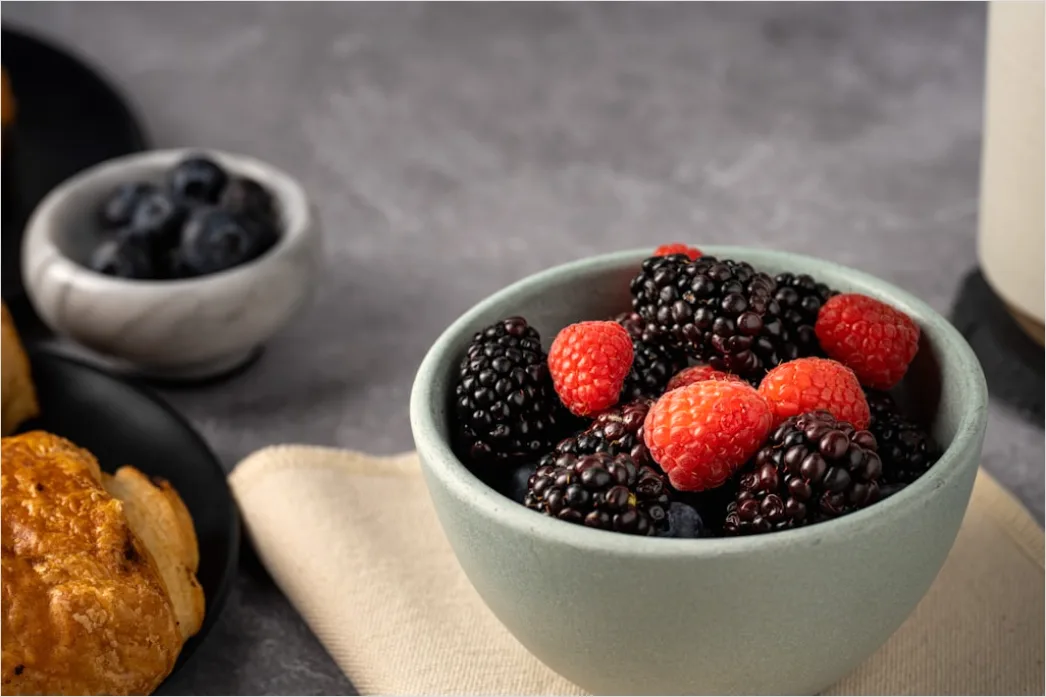 Detail High Protein Snack Yogurt Berries Number 12