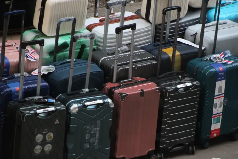 Detail Holiday Travel Airport With Suitcase Number 16