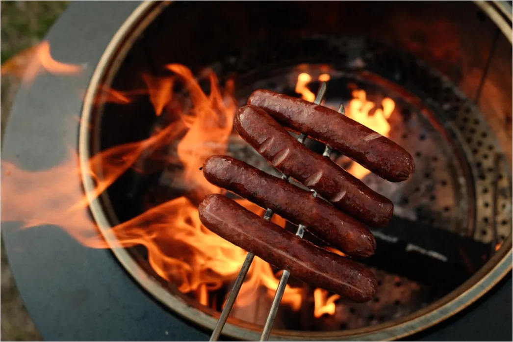 Detail Hot Dogs On Grill Backyard Party Number 11