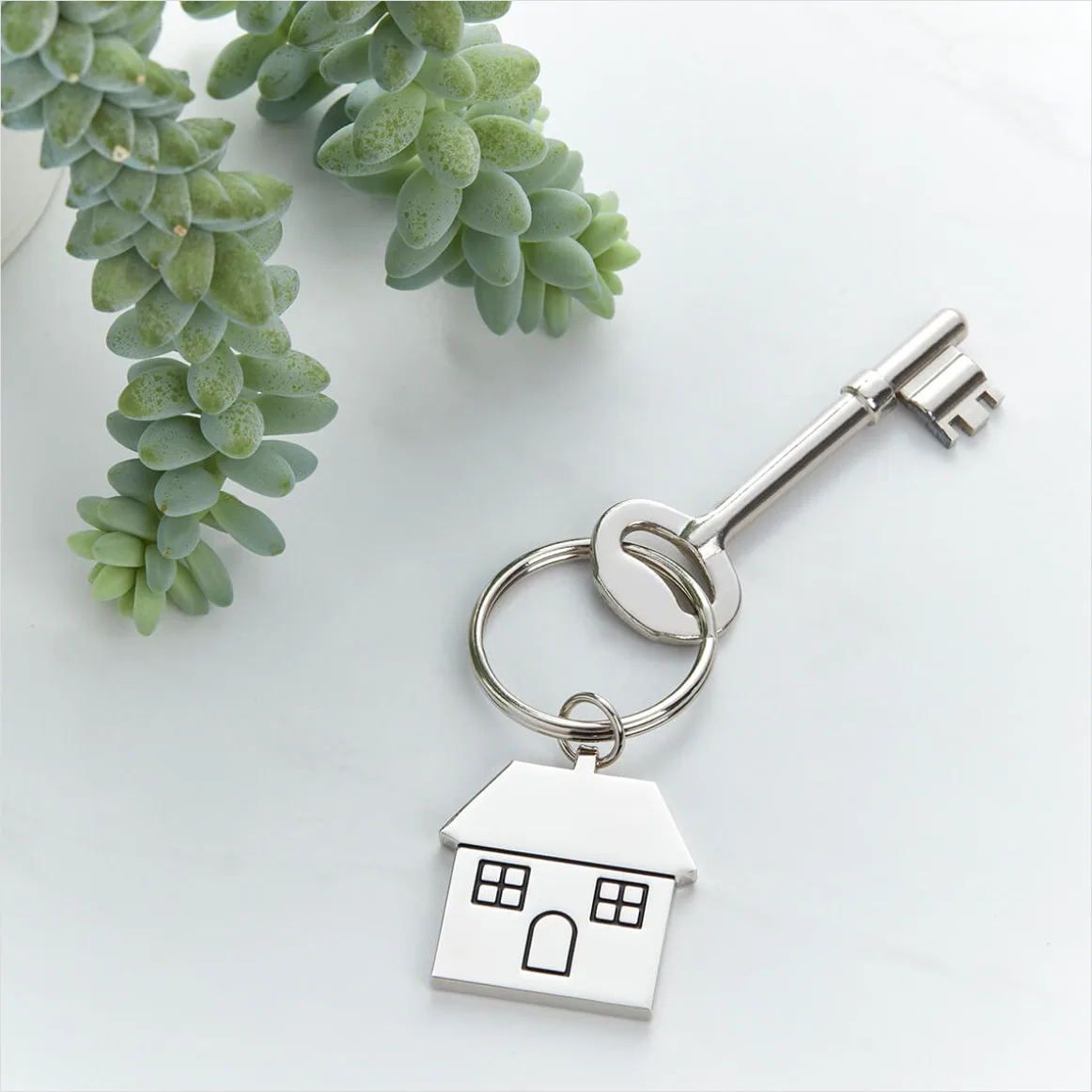 Detail House Keys On Keyring Number 17