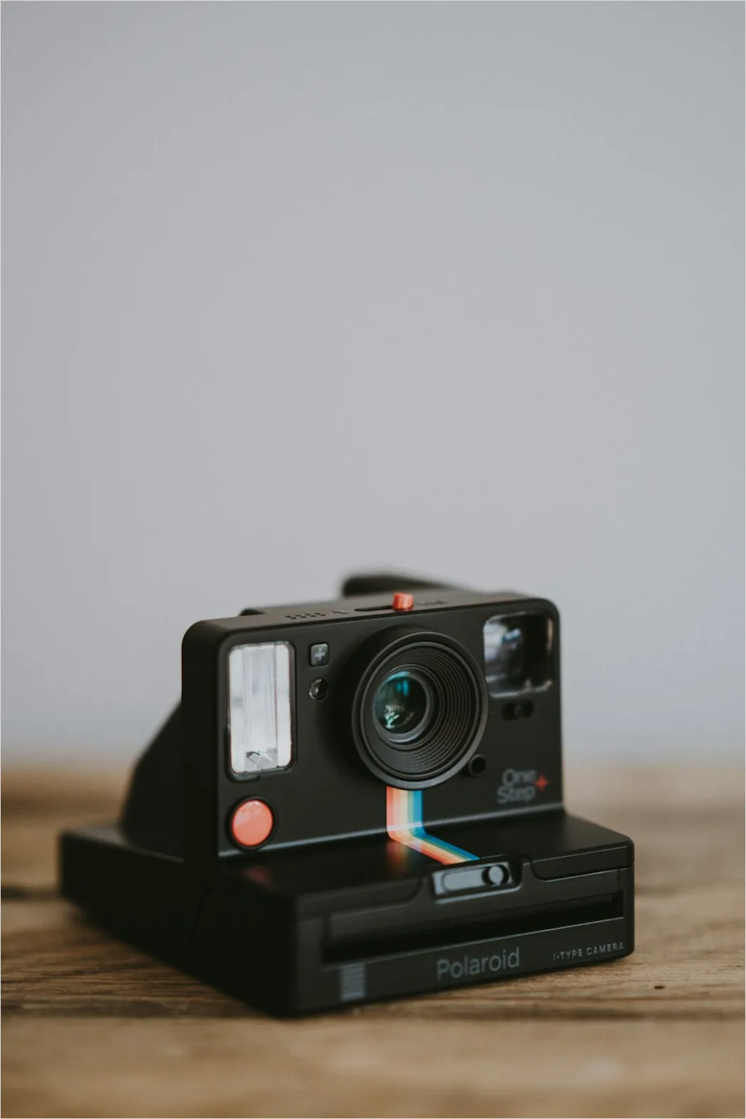 Detail Instant Camera With Film Number 16