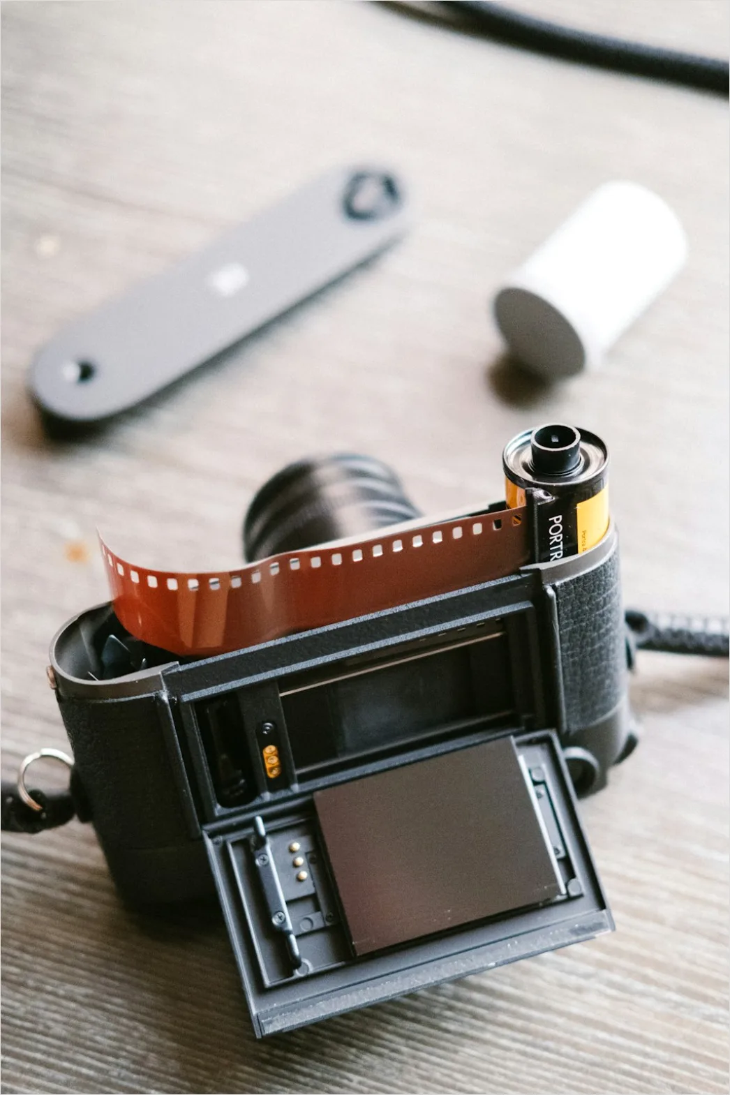 Detail Instant Camera With Film Number 6