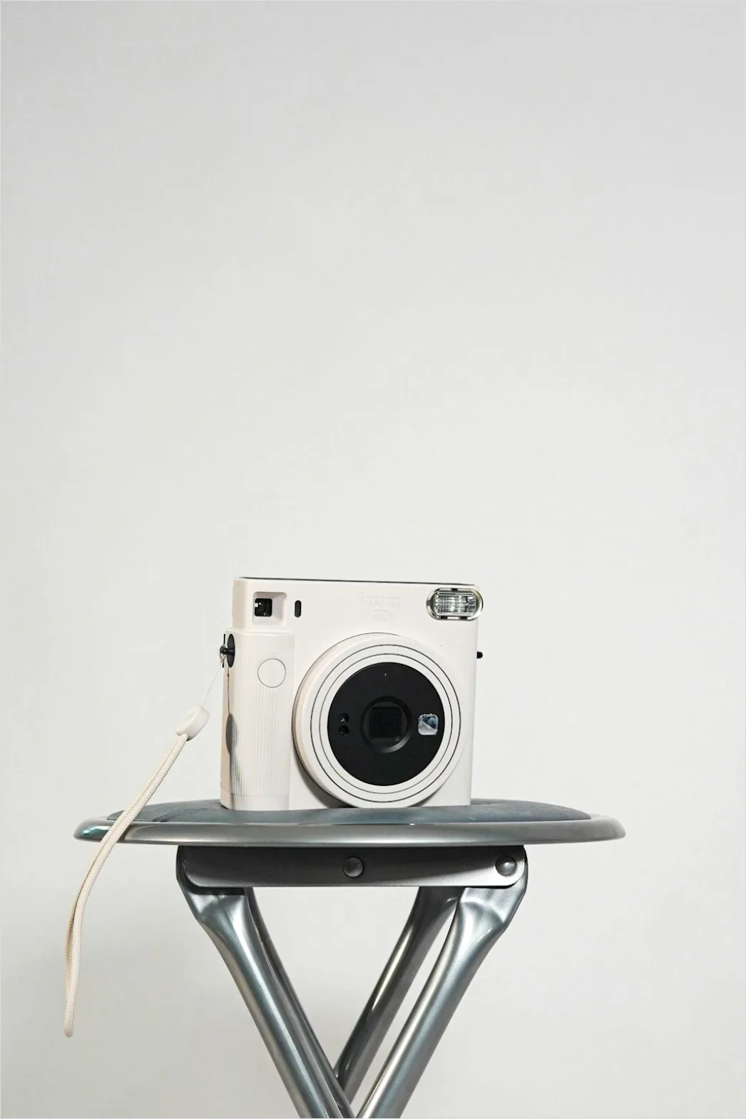 Detail Instant Camera With Film Number 8