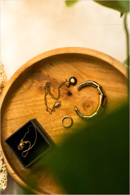 Detail Jewelry Box Open Flat Lay Number 7