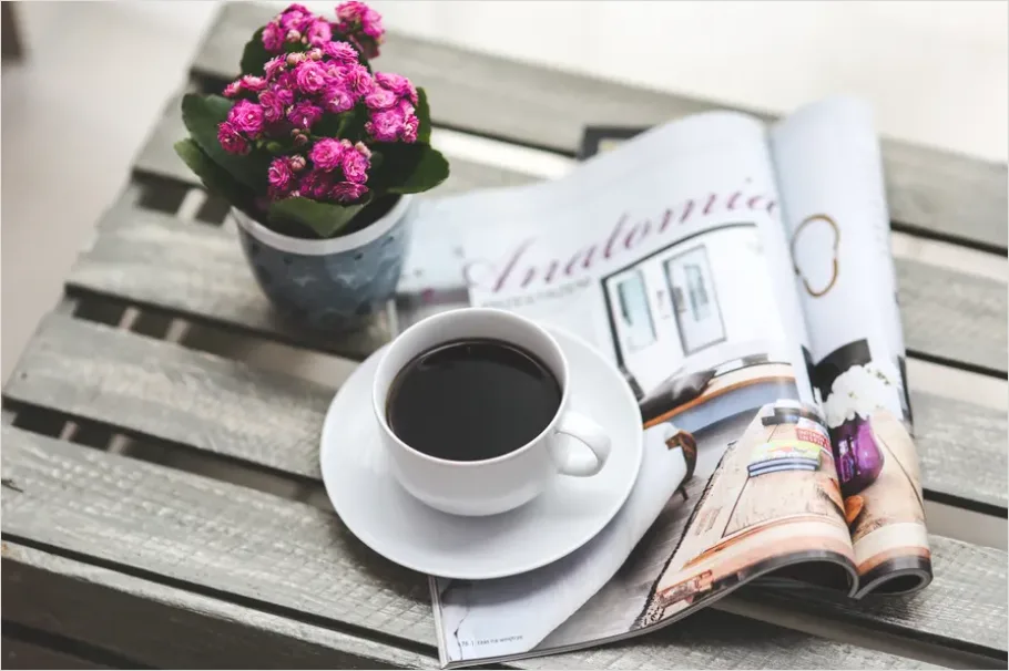 Detail Magazine On Coffee Table Number 14