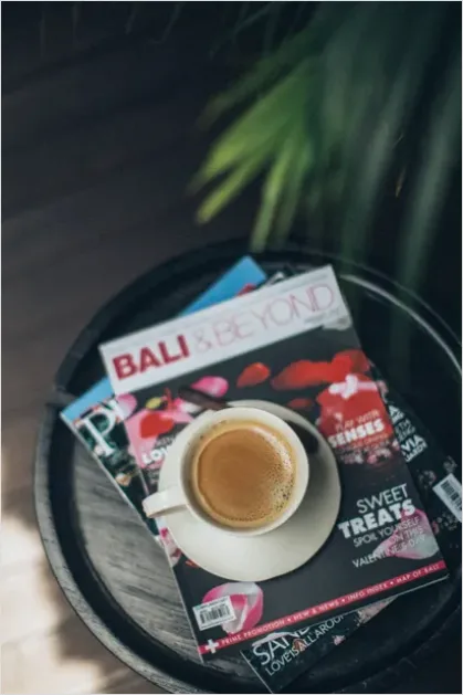 Detail Magazine On Coffee Table Number 7