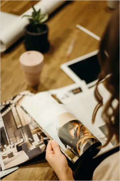 Detail Magazine On Coffee Table Number 8