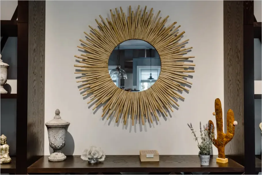 Detail Mirror And Decor Shelf Number 2