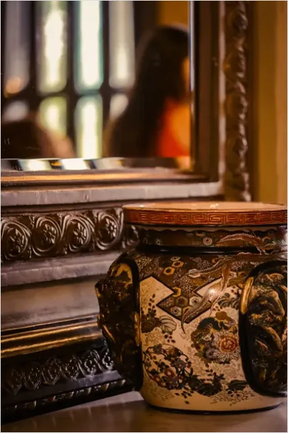 Detail Mirror And Decor Shelf Number 7