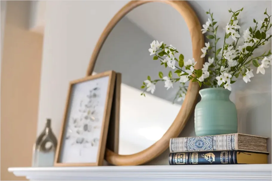 Detail Mirror And Decor Shelf Number 10