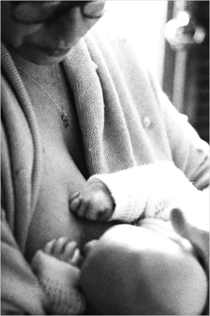 Detail Mother Breastfeeding Intimate Natural Moment Number 3