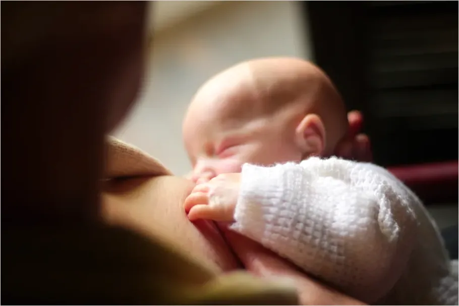 Detail Mother Breastfeeding Intimate Natural Moment Number 4