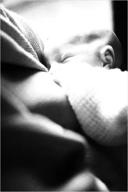 Detail Mother Breastfeeding Intimate Natural Moment Number 5
