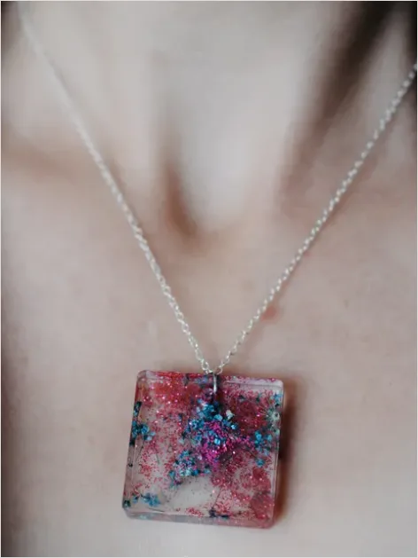 Detail Necklace Pendant Close Up Number 12