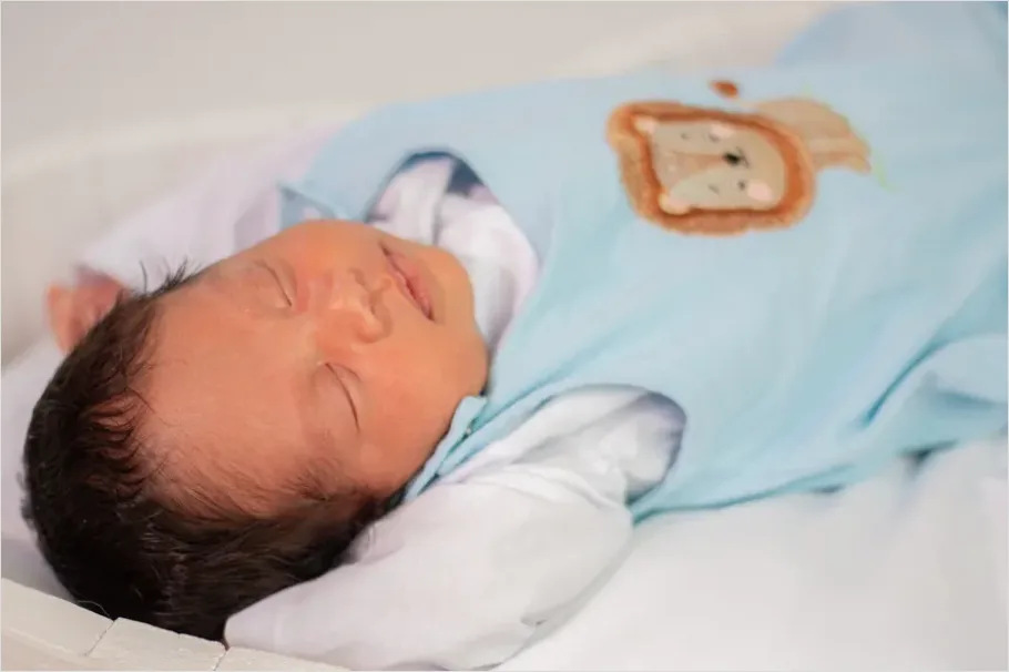 Detail Newborn Baby Sleeping In Crib Number 12