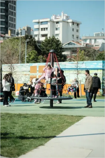 Detail Outdoor Play Active Family Lifestyle Number 4