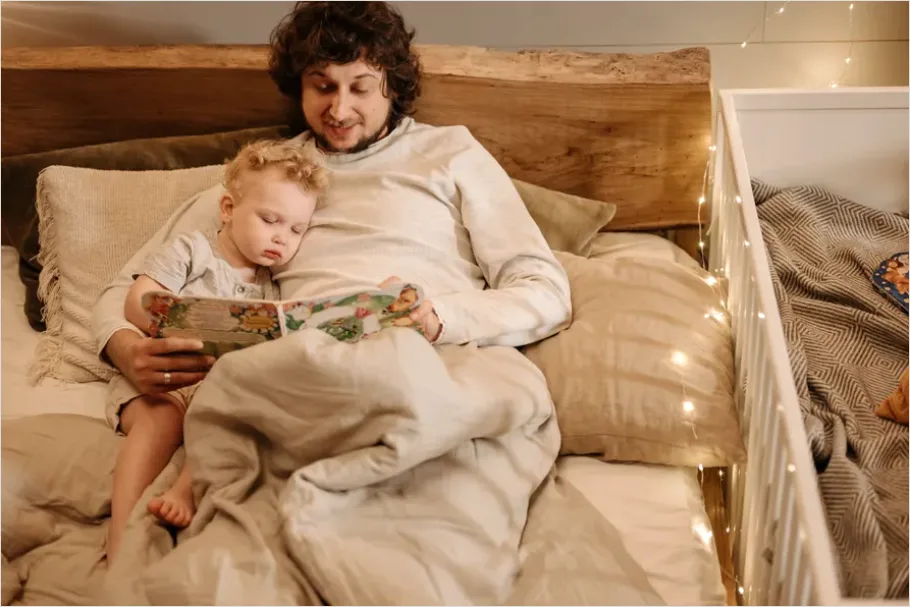Detail Parents Reading Bedtime Story Cozy Bedroom Number 9