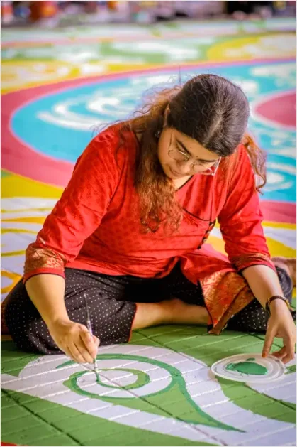 Detail Rangoli Colorful Pattern Floor Decoration Number 16