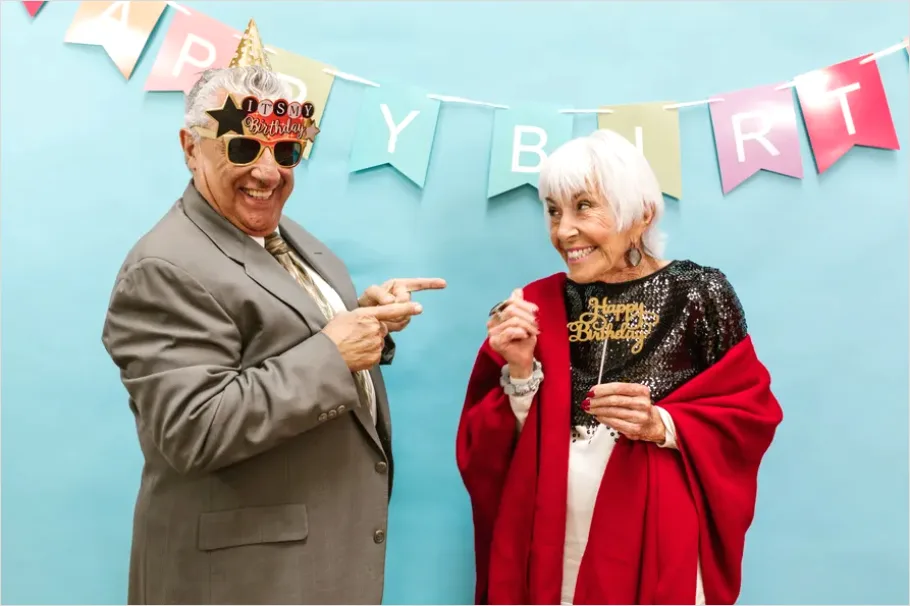 Retirement Party Banner And Cake 56e3