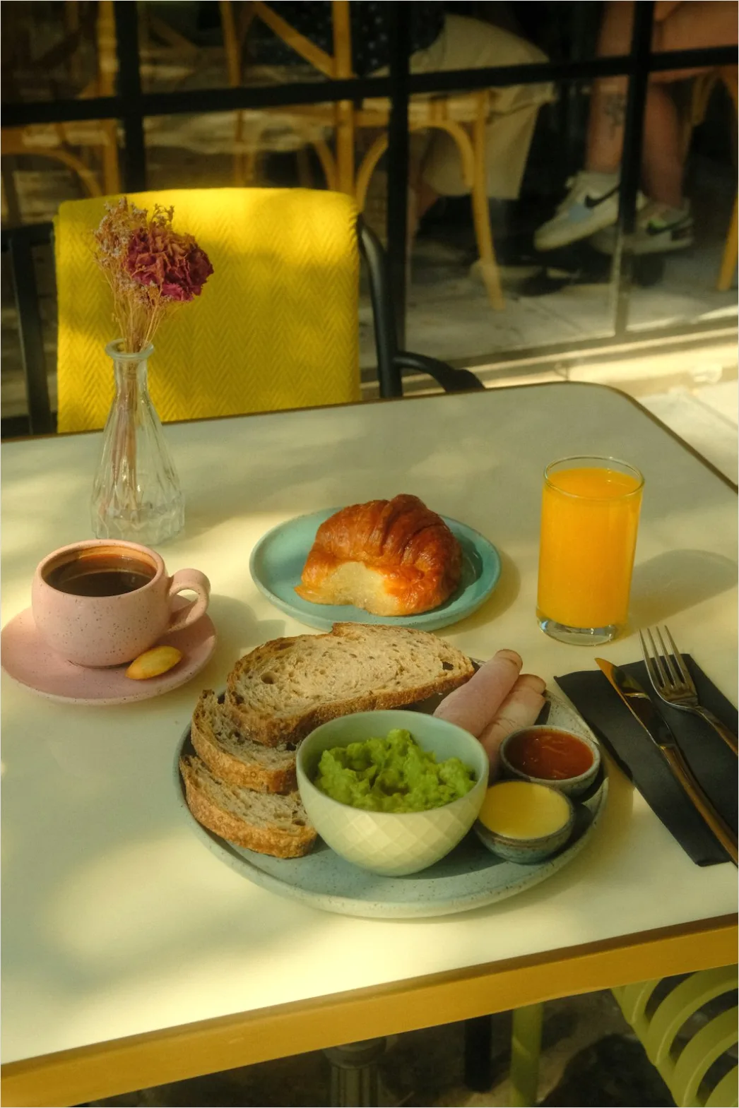 Detail Scrambled Eggs On Toast Brunch Table Number 4