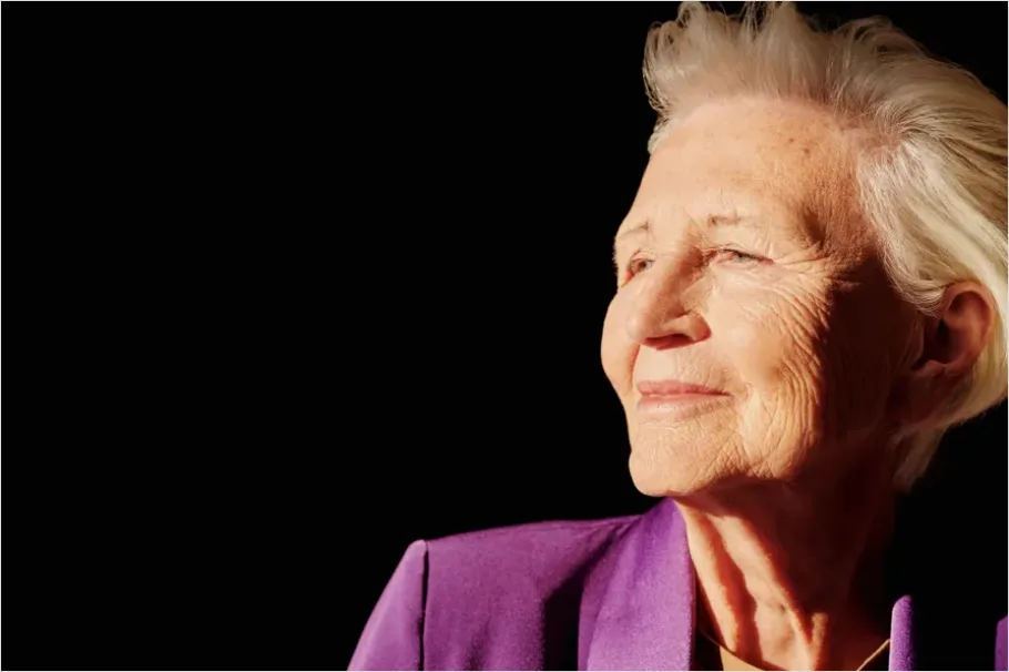Detail Senior Woman Portrait Smiling Wrinkles Number 11
