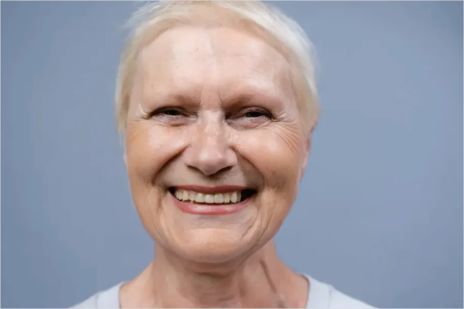 Detail Senior Woman Portrait Smiling Wrinkles Number 15