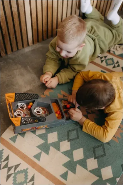 Detail Siblings Playing Together Floor Toys Number 16