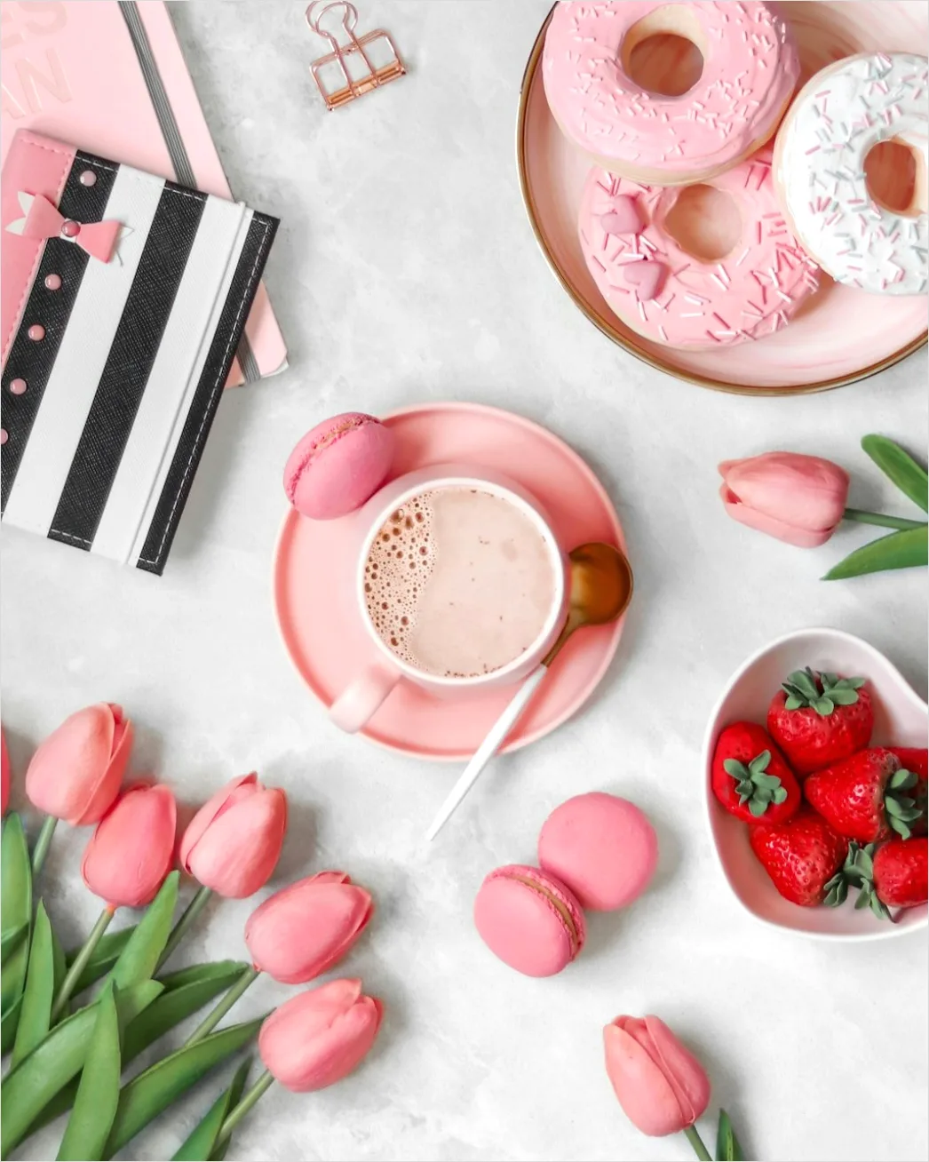 Detail Spring Brunch Table Tulips And Pastries Number 3