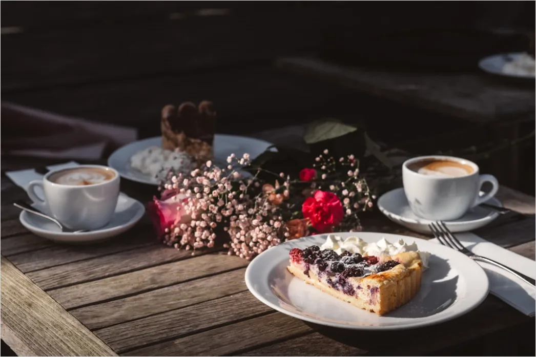 Detail Spring Brunch Table Tulips And Pastries Number 6