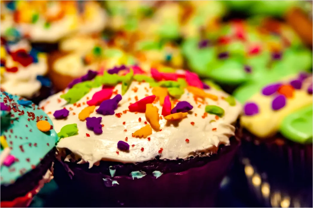 Detail Sprinkles And Frosting Colorful Baking Scene Number 15