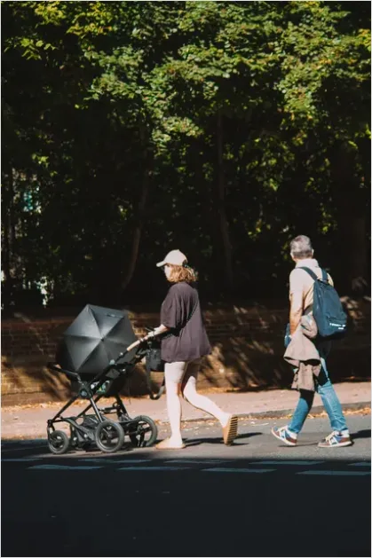 Detail Stroller Walk Neighborhood Morning Light Number 14