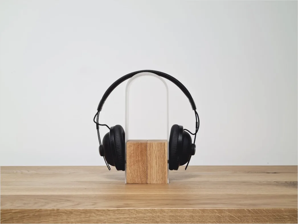 Studio Headphones On Stand 62d2