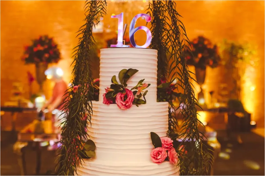 Detail Sweet Sixteen Party Sparkly Decor Number 2
