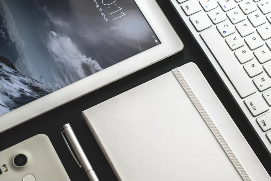 Detail Tablet Screen Mockup Flat Lay Number 12