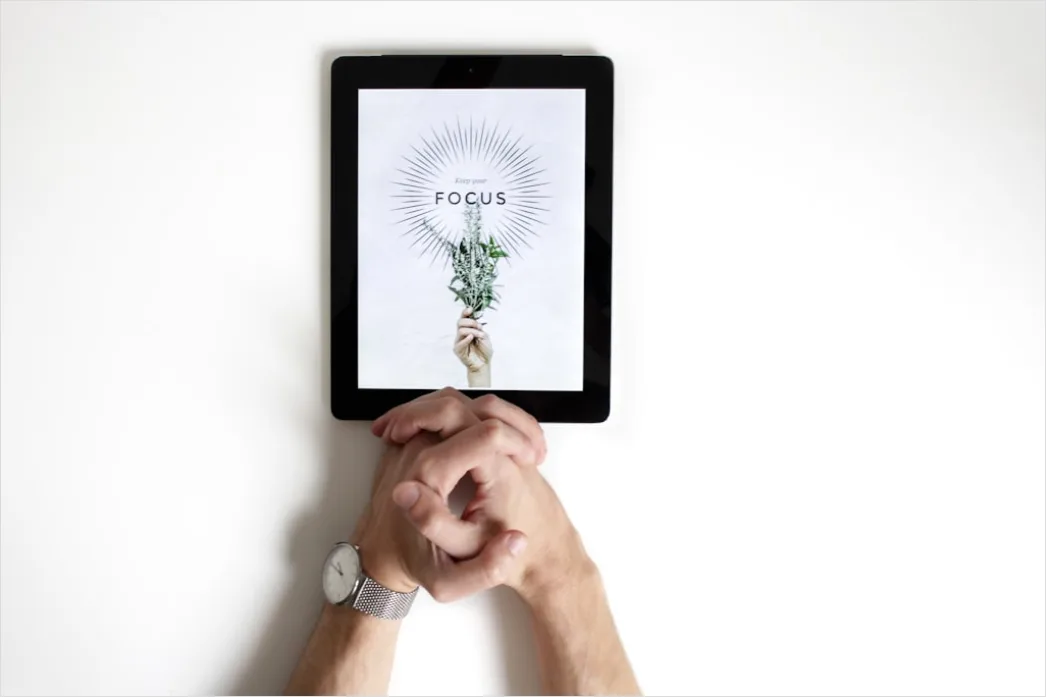 Detail Tablet Screen Mockup Flat Lay Number 7