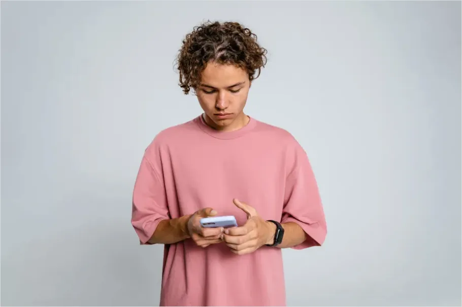 Detail Teen Using Smartphone Social Media Scrolling Number 2