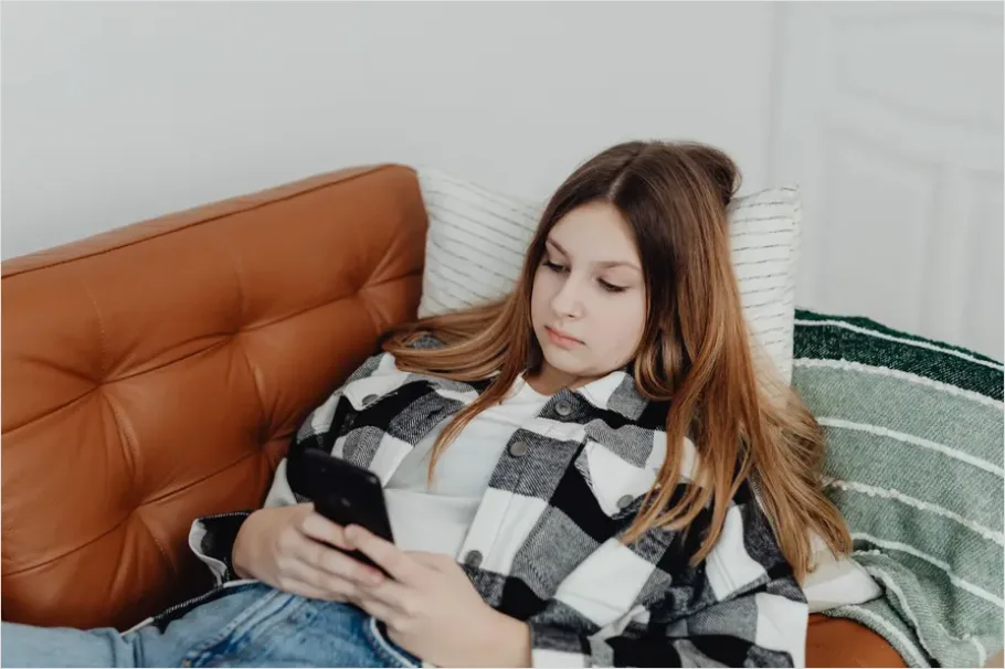 Detail Teen Using Smartphone Social Media Scrolling Number 16