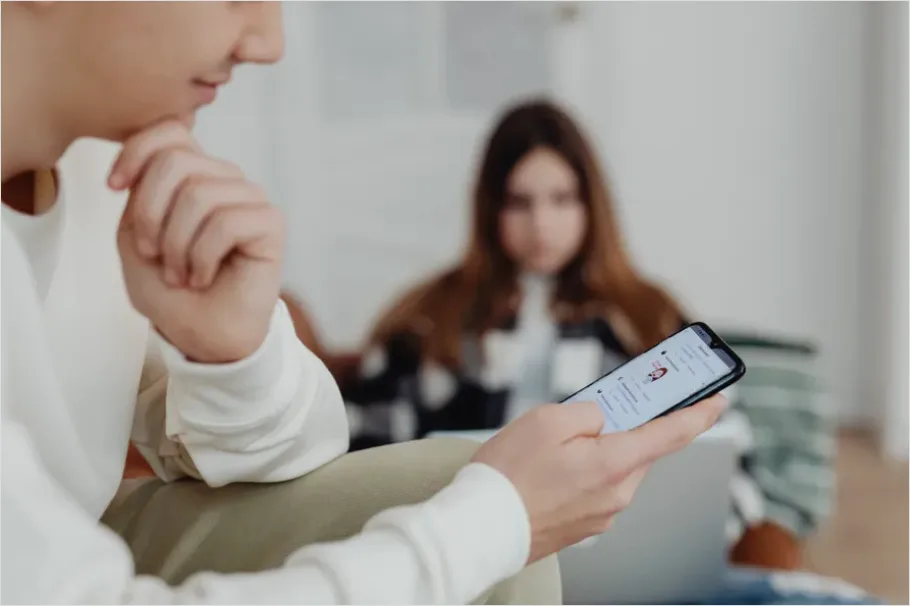 Detail Teen Using Smartphone Social Media Scrolling Number 6